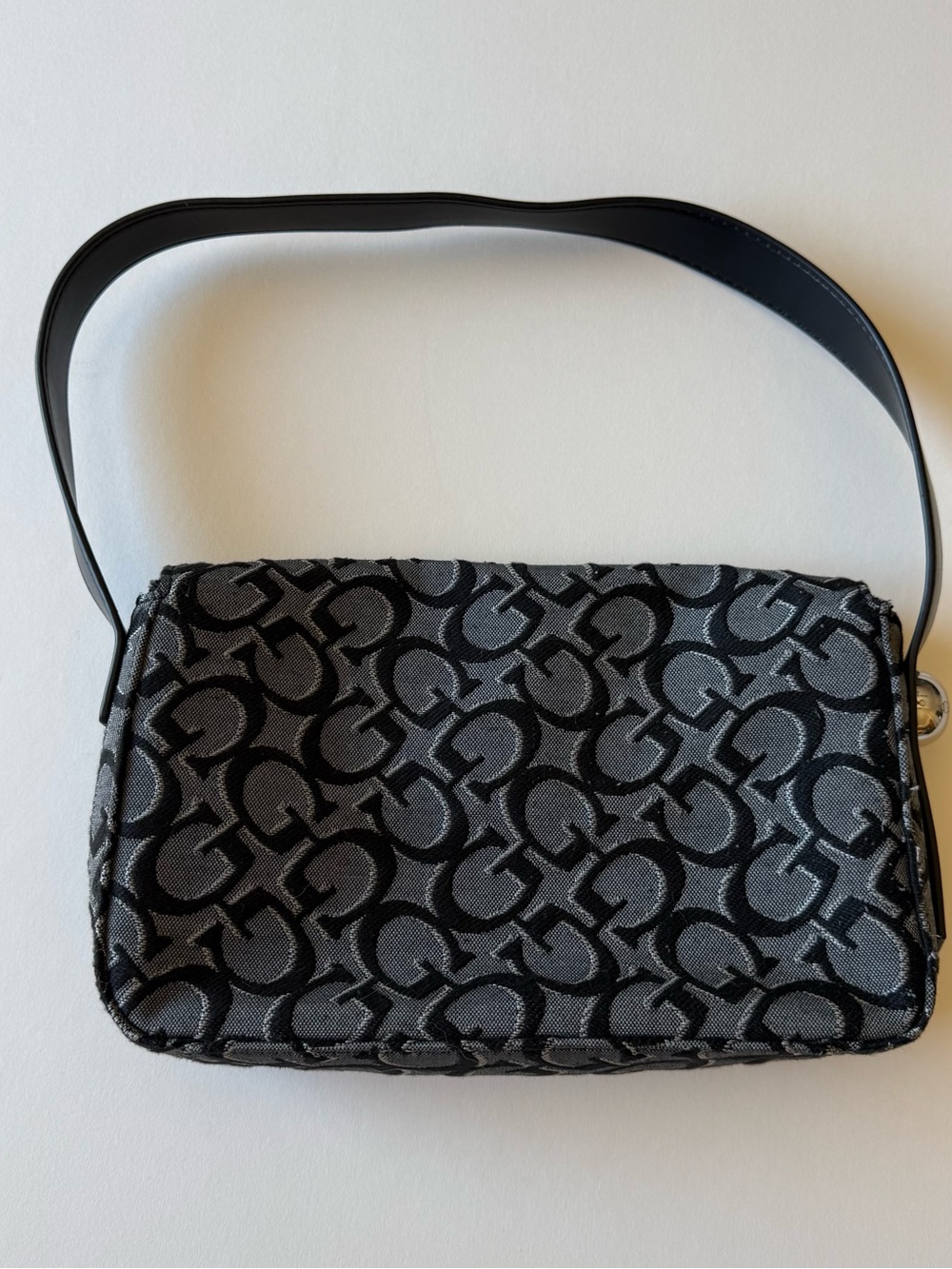 Guess Black Gray Monogram Shoulder Bag Y2K Mini
Purse Gold Logo Clasp - Picture 2 of 8